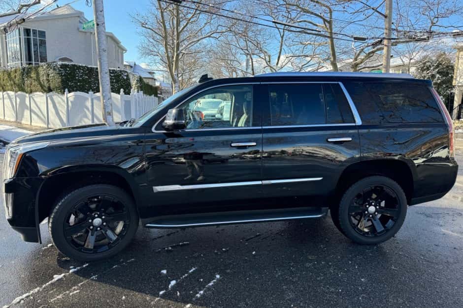 2015 Cadillac Escalade K2XL (2015-2020) sold for $32,500
