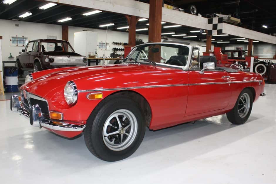 1973 MG MGB sold for $8,300