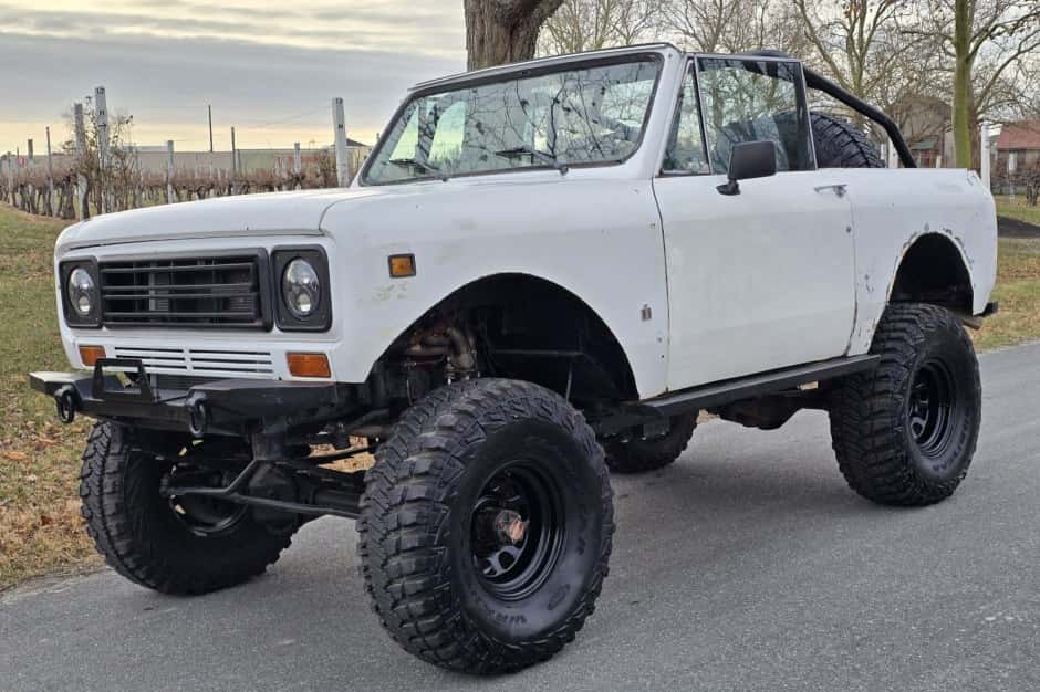 1979 International Harvester Scout sold for $12,250