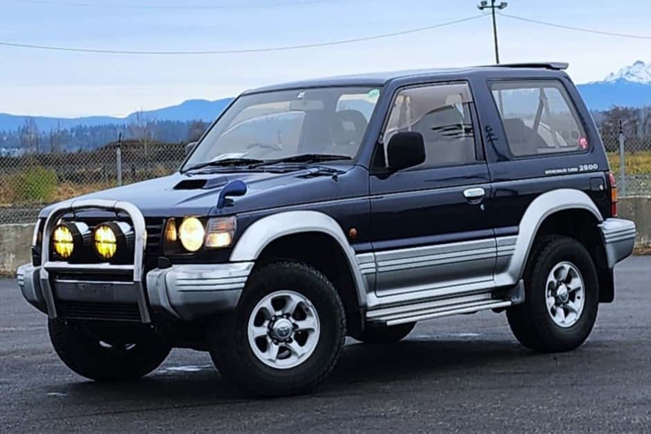 1995 Mitsubishi Pajero & Montero sold for $9,500