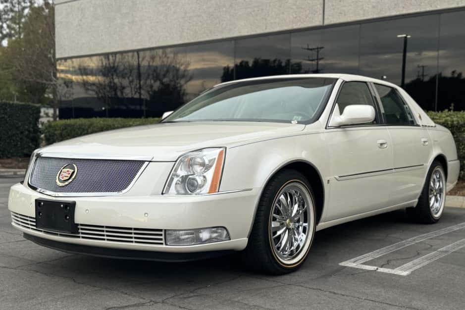 2007 Cadillac DTS sold for $18,500