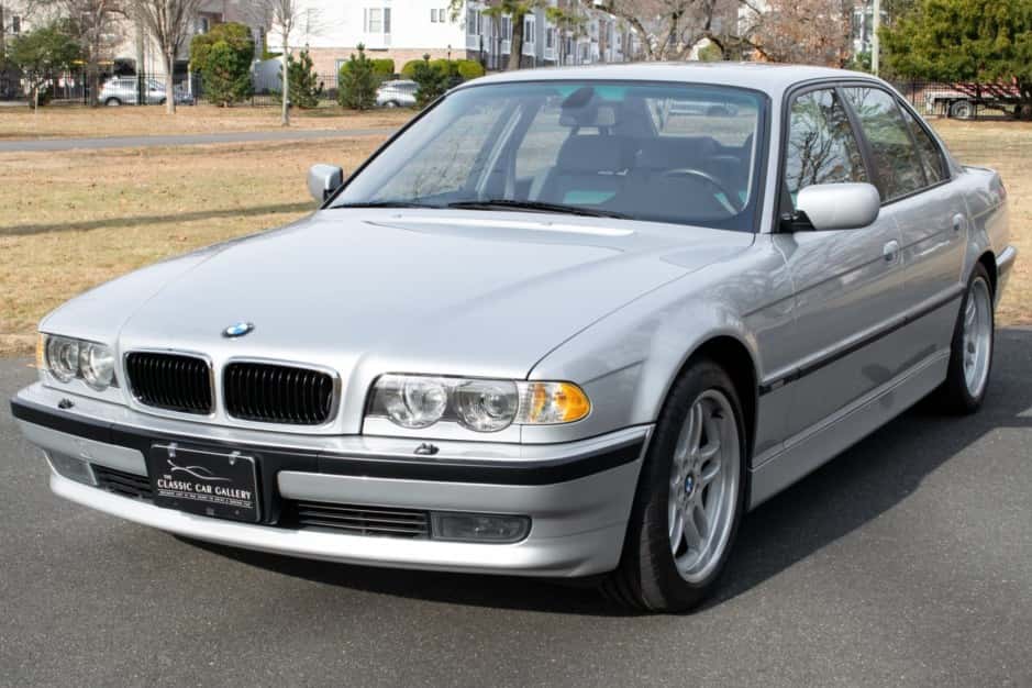2001 BMW E38 7-Series sold for $33,250