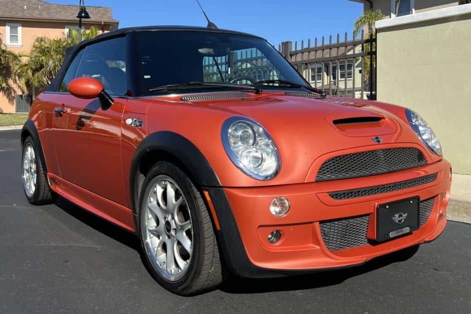 2006 Mini R52 Cooper Convertible sold for $8,300