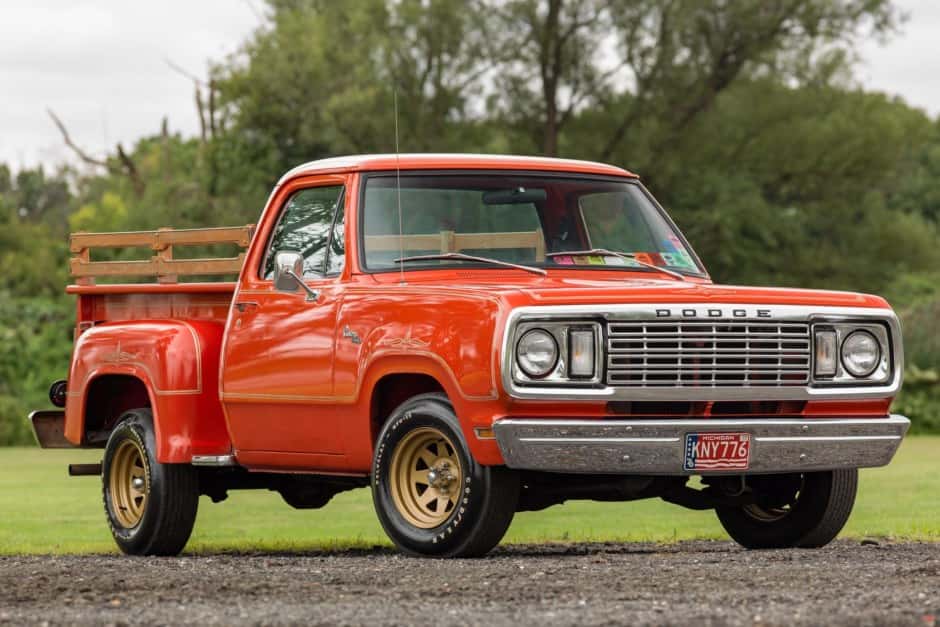 1977 Dodge D-Series (1972-1980) sold for $18,700