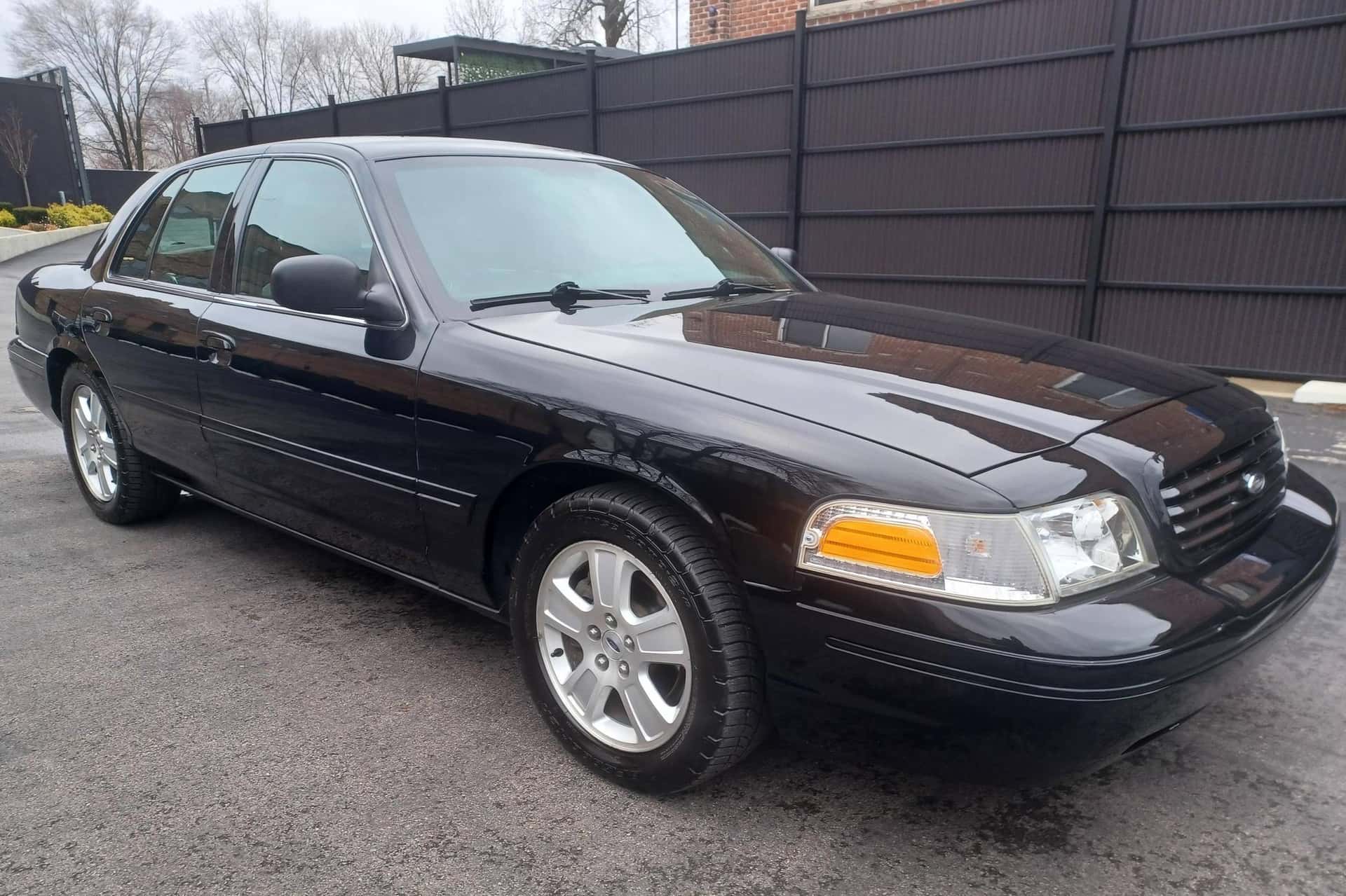 2004 Ford Crown Victoria sold for $10,000