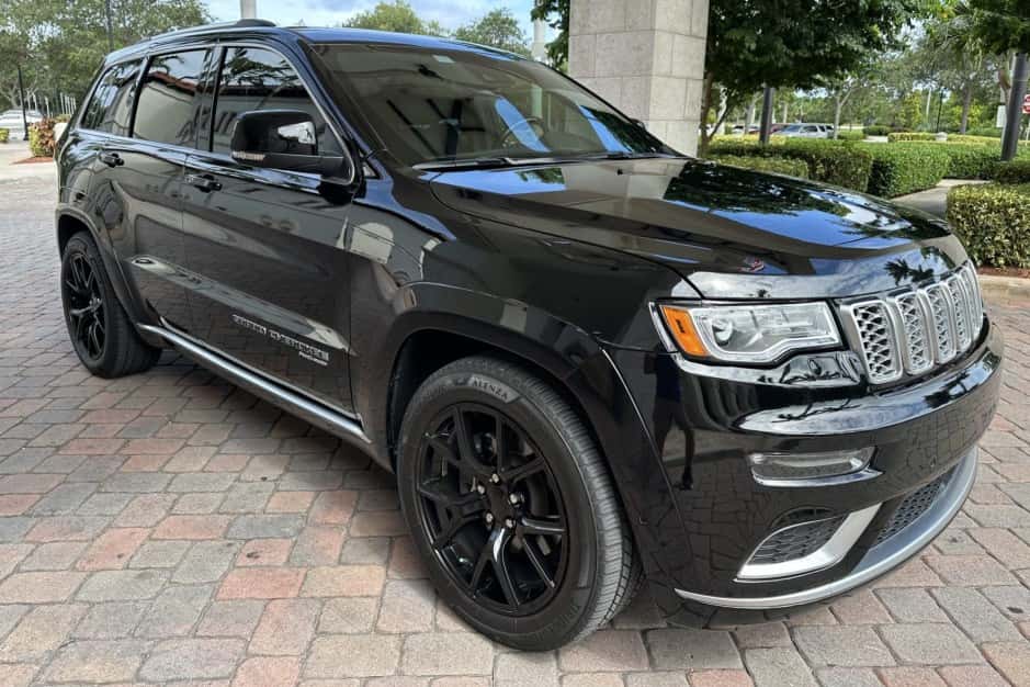 2020 Jeep WK2 Grand Cherokee sold for $40,250