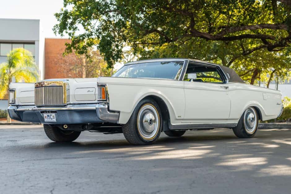 1970 Lincoln Continental Mark III (1969-1971) sold for $32,400
