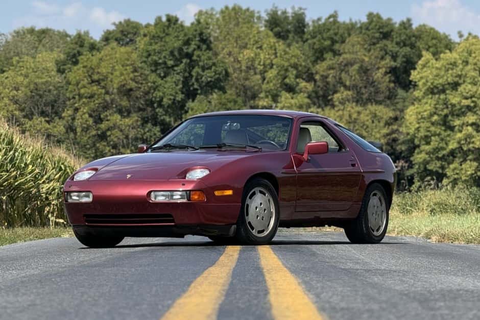 1989 Porsche 928 sold for $25,000
