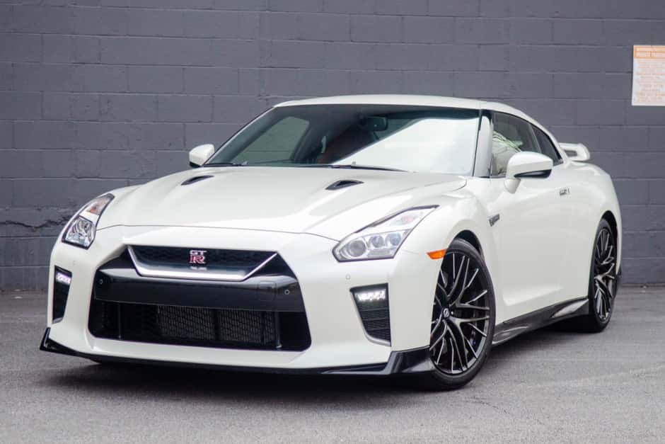 2021 Nissan GT-R R35 sold for $128,500