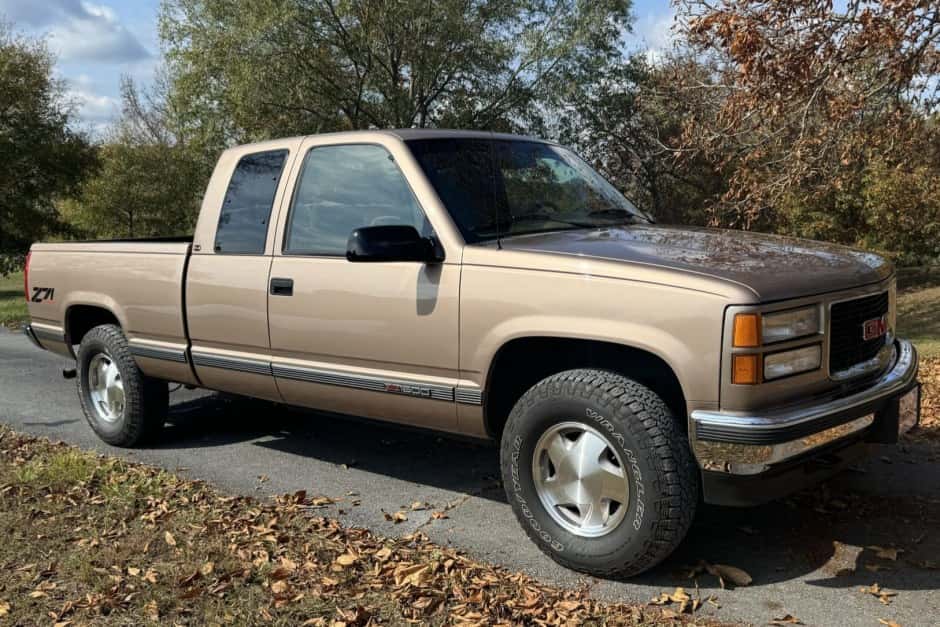 1995 GMC Sierra (GMT400 1988-2002) sold for $24,000