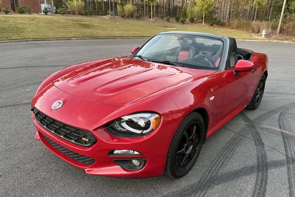 2017 Fiat 124 Spider (2017-2020) sold for $17,750