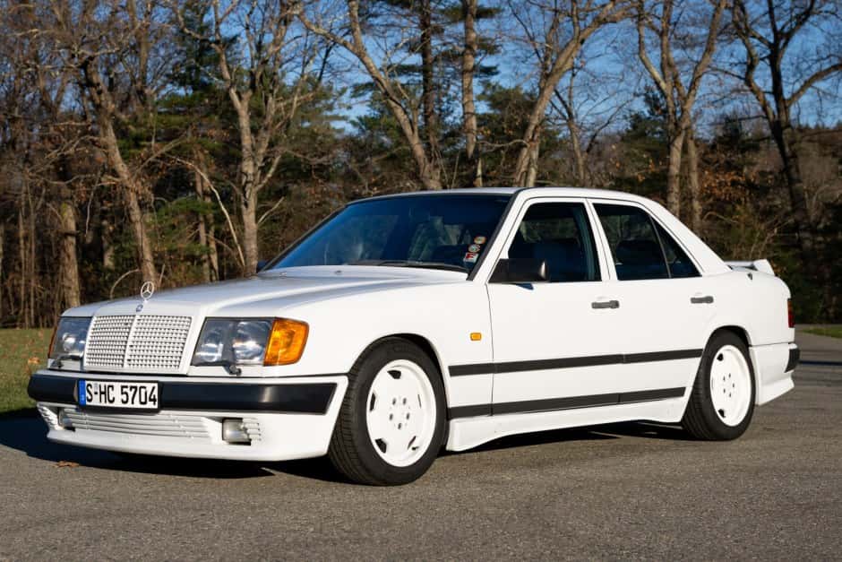 1986 Mercedes-Benz W124 E-Class sold for $29,450