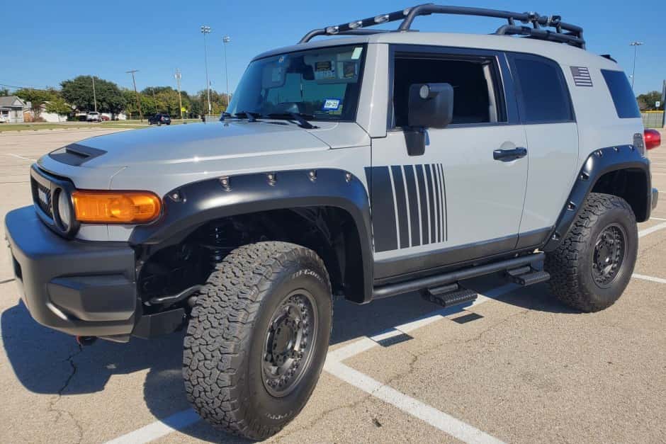 2013 Toyota FJ Cruiser sold for $33,500