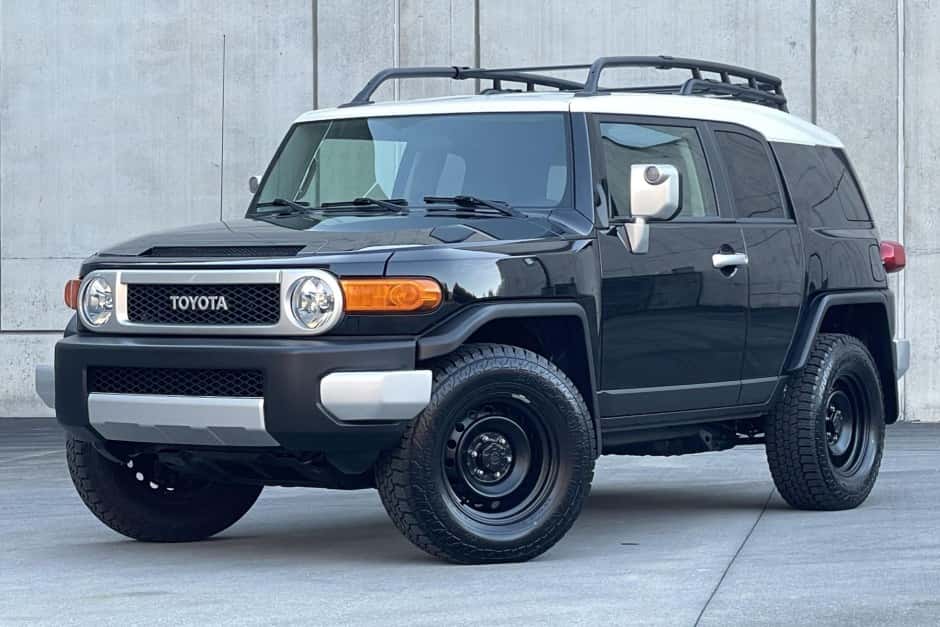 2007 Toyota FJ Cruiser sold for $17,250