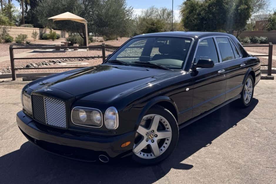 2002 Bentley Arnage sold for $27,500