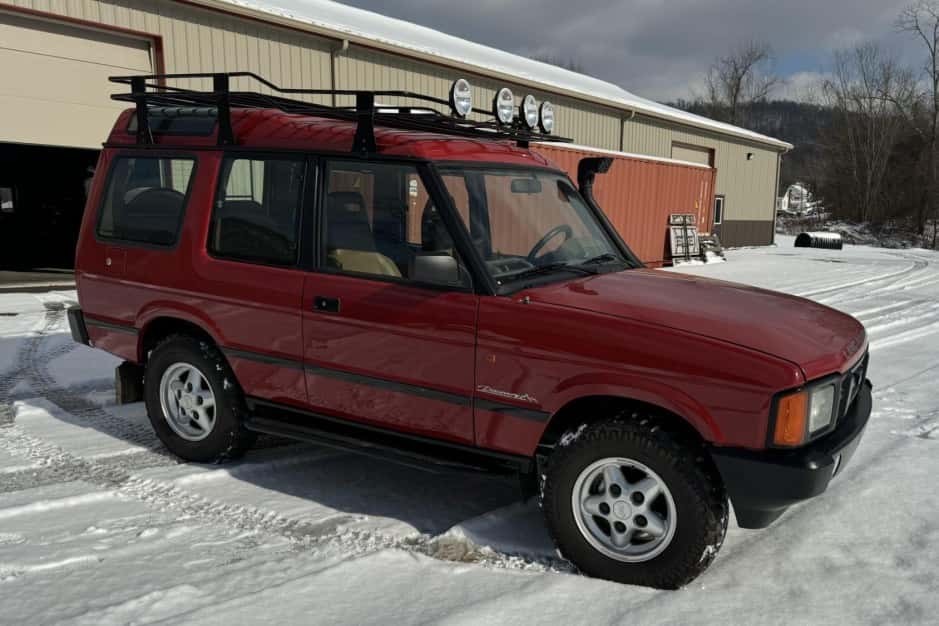 1992 Land Rover Discovery sold for $11,750