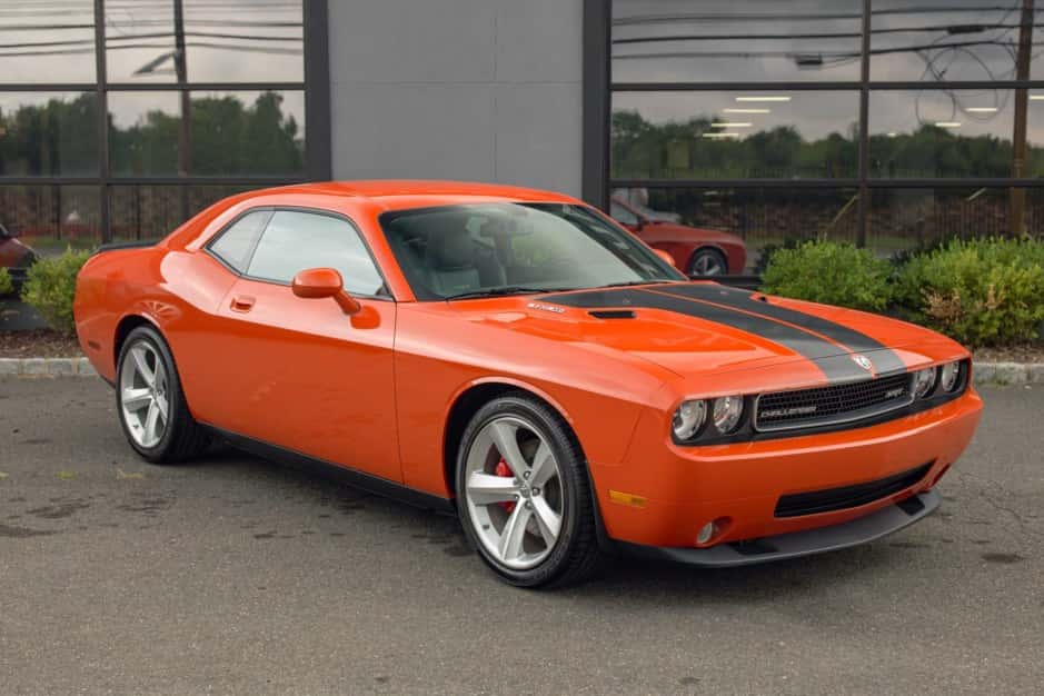 2009 Dodge Challenger SRT8 & 392 sold for $30,000