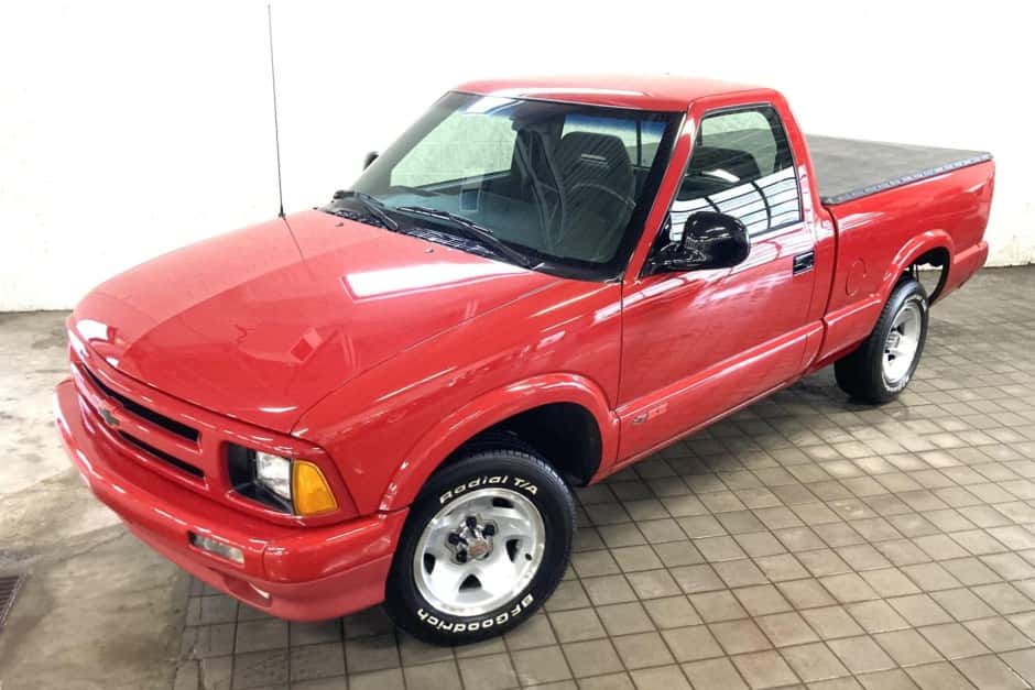 1995 Chevrolet S-10 (1994-2004) sold for $17,250