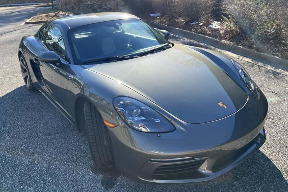 2022 Porsche 982 718 Cayman sold for $63,500