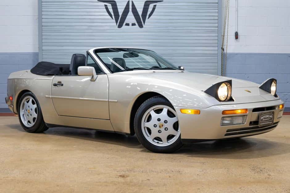 1990 Porsche 944 sold for $13,750