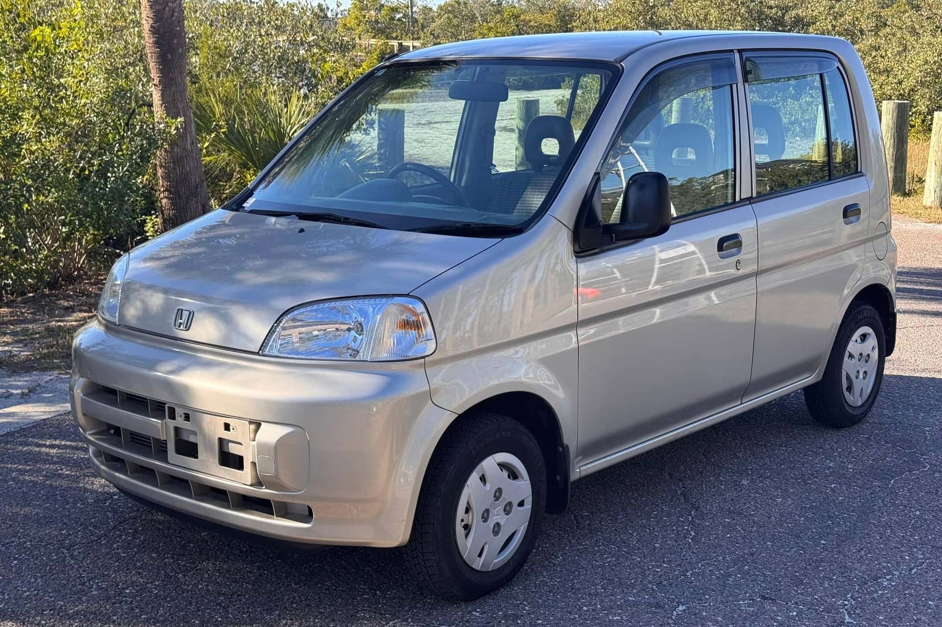1999 Honda Life sold for $5,100
