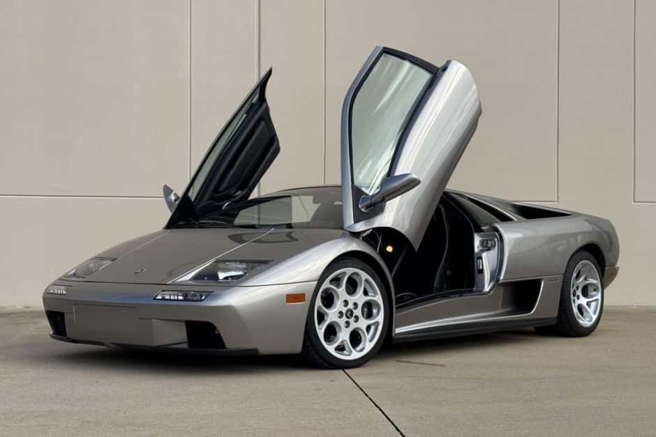 2001 Lamborghini Diablo sold for $691,000