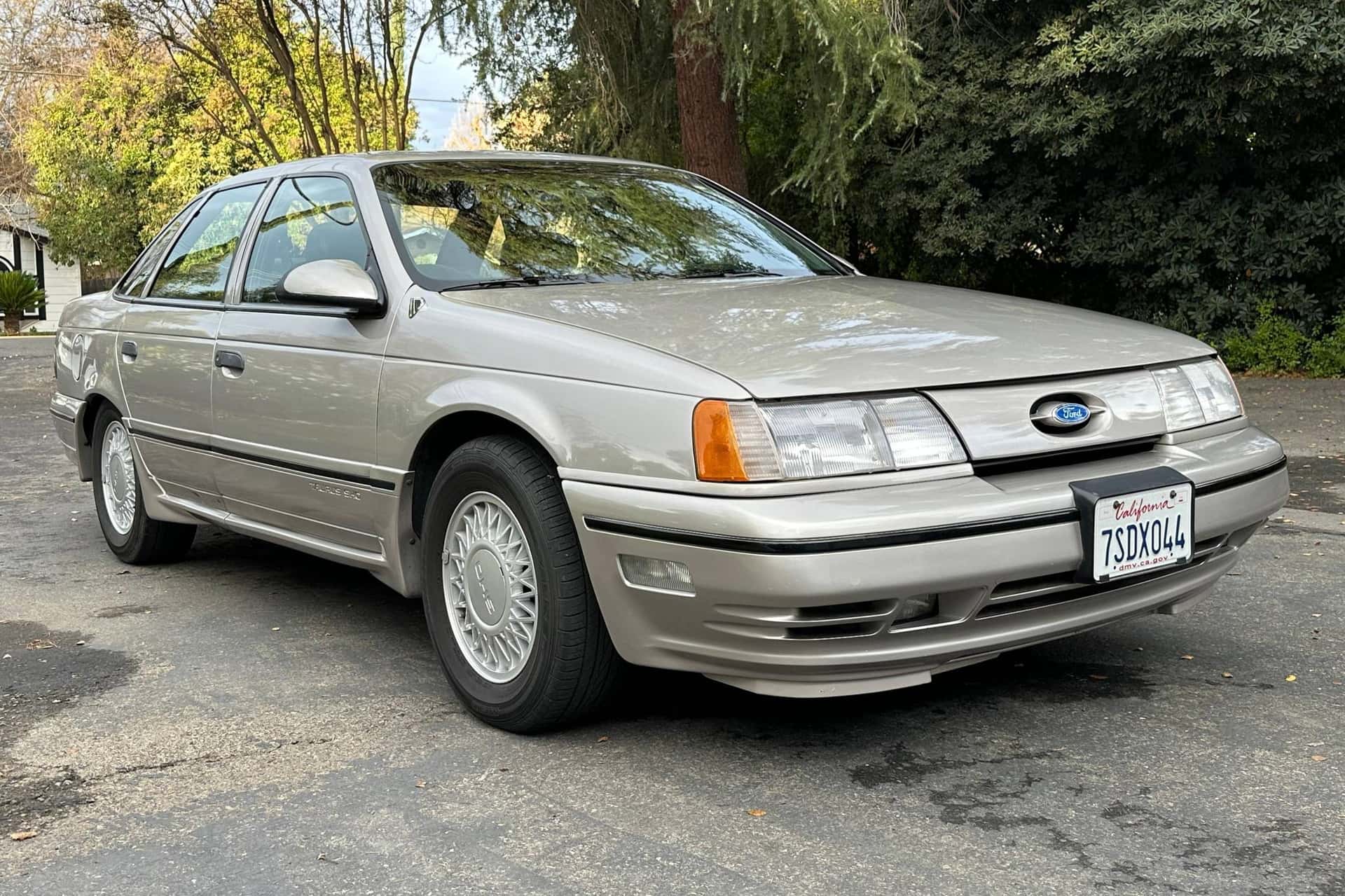 1990 Ford Taurus sold for $4,800