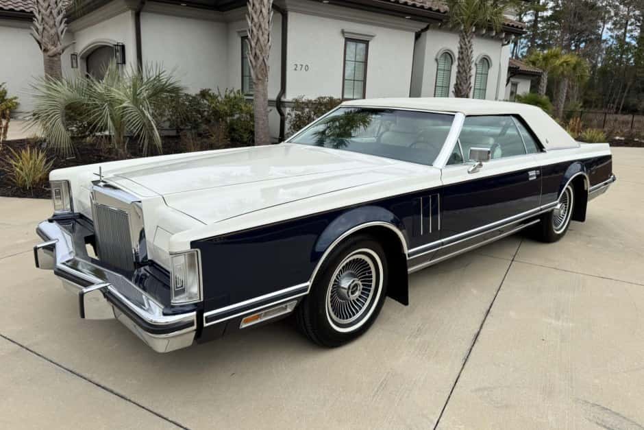 1979 Lincoln Continental Mark V (1977-1979) sold for $31,750