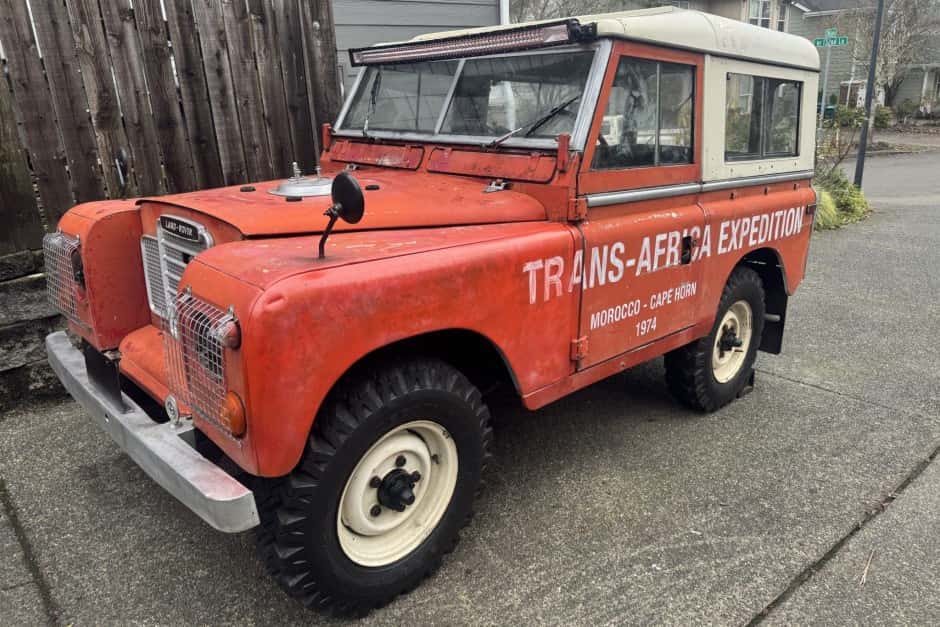 1973 Land Rover Series 88 sold for $25,730