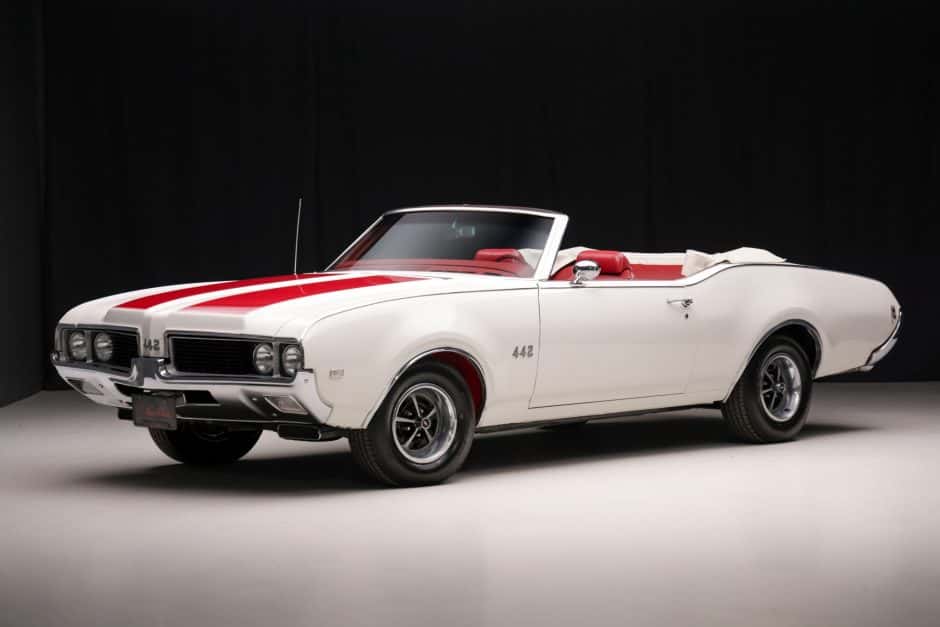 1969 Oldsmobile 442 sold for $52,000