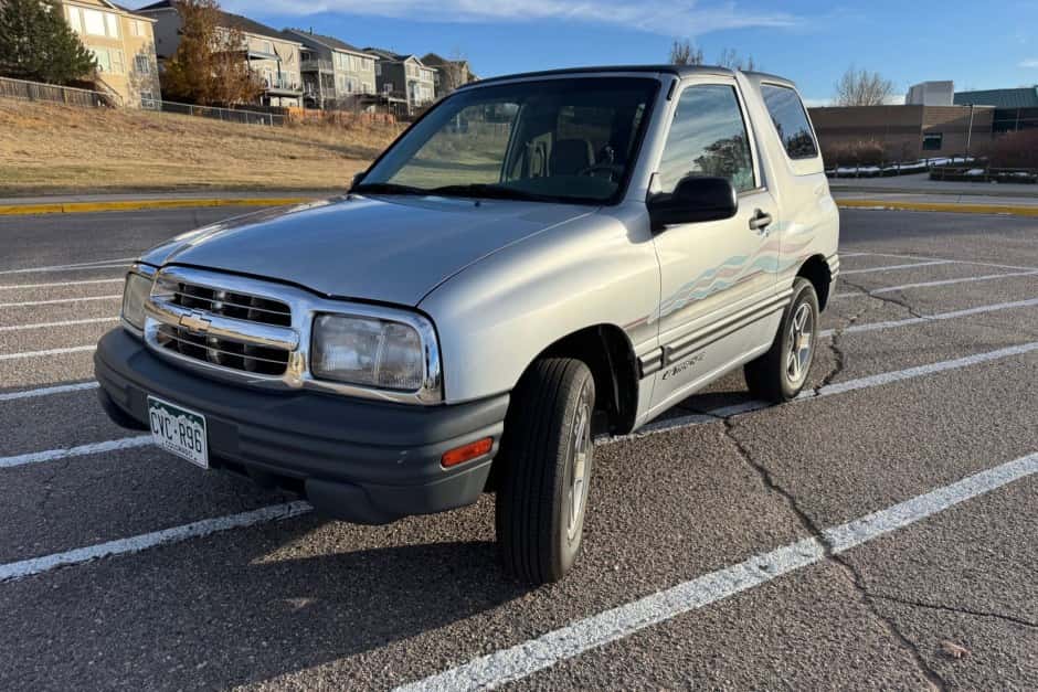 1999 Geo Tracker/Suzuki Sidekick sold for $10,000