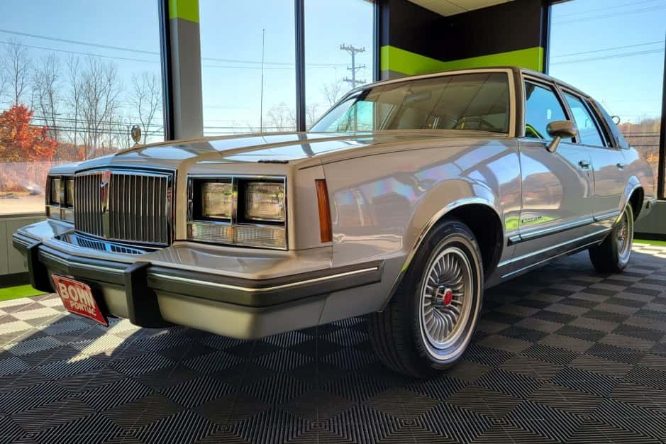 1986 Pontiac Bonneville sold for $8,300