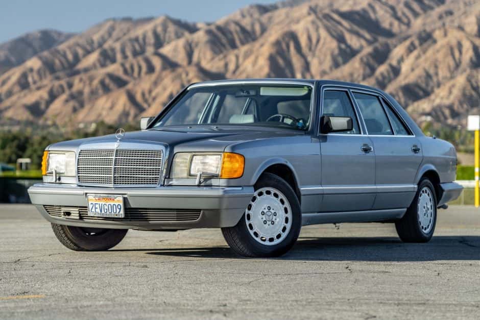 1987 Mercedes-Benz W126 S-Class sold for $7,200