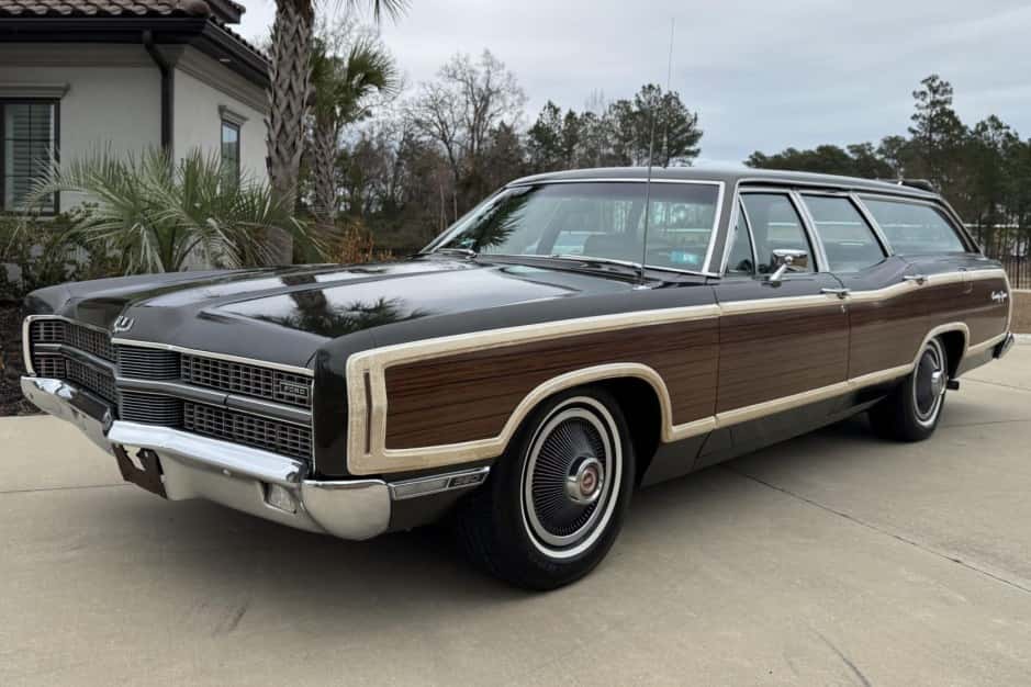1969 Ford Country Squire sold for $23,000