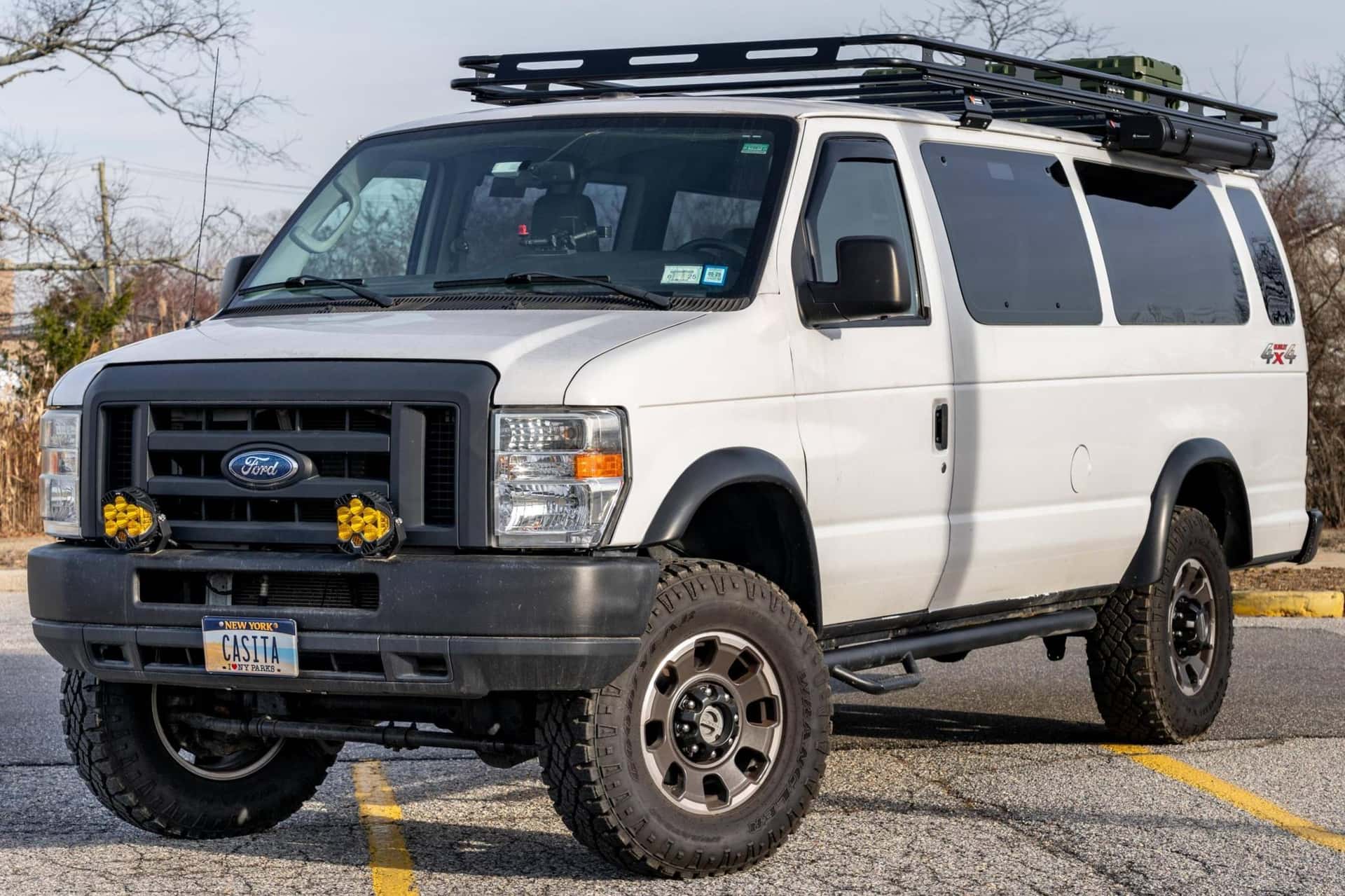2014 Ford E-Series sold for $20,750