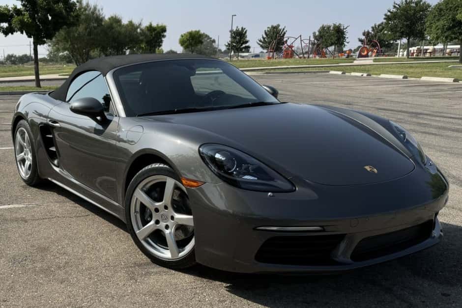 2017 Porsche 982 718 Boxster sold for $30,500