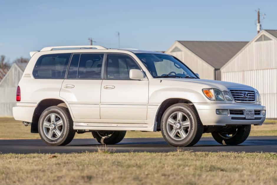 2007 Lexus LX470 sold for $16,751