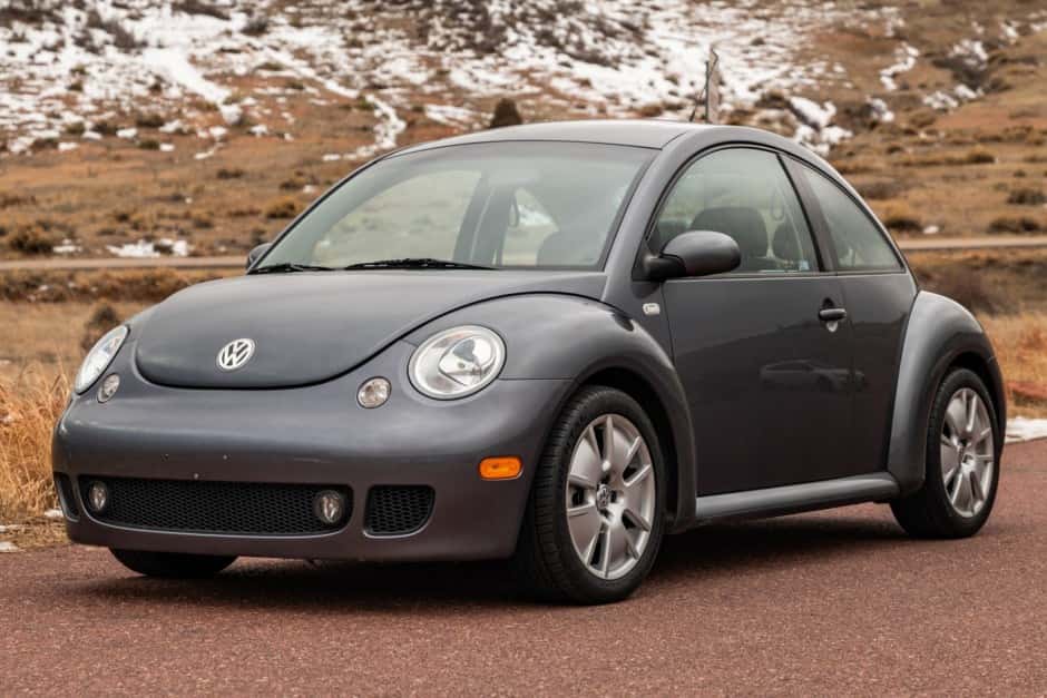 2002 Volkswagen New Beetle (1998-2010) sold for $8,888