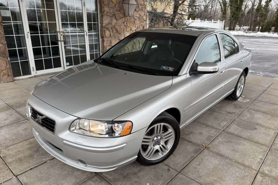 2007 Volvo  sold for $11,500