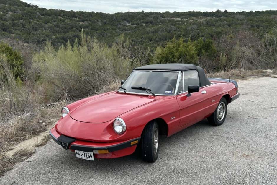 1987 Alfa Romeo 105/115 Spider Series 3 sold for $3,900