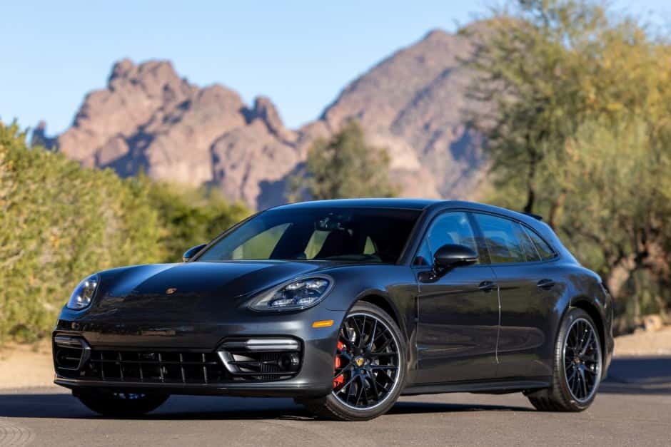 2022 Porsche Panamera sold for $128,000