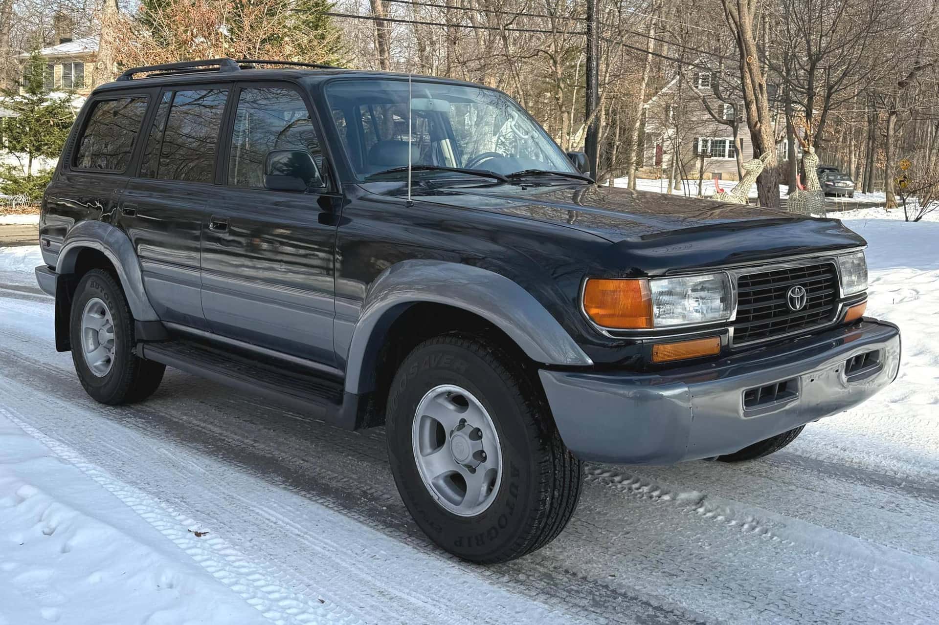 1995 Toyota Land Cruiser sold for $11,850