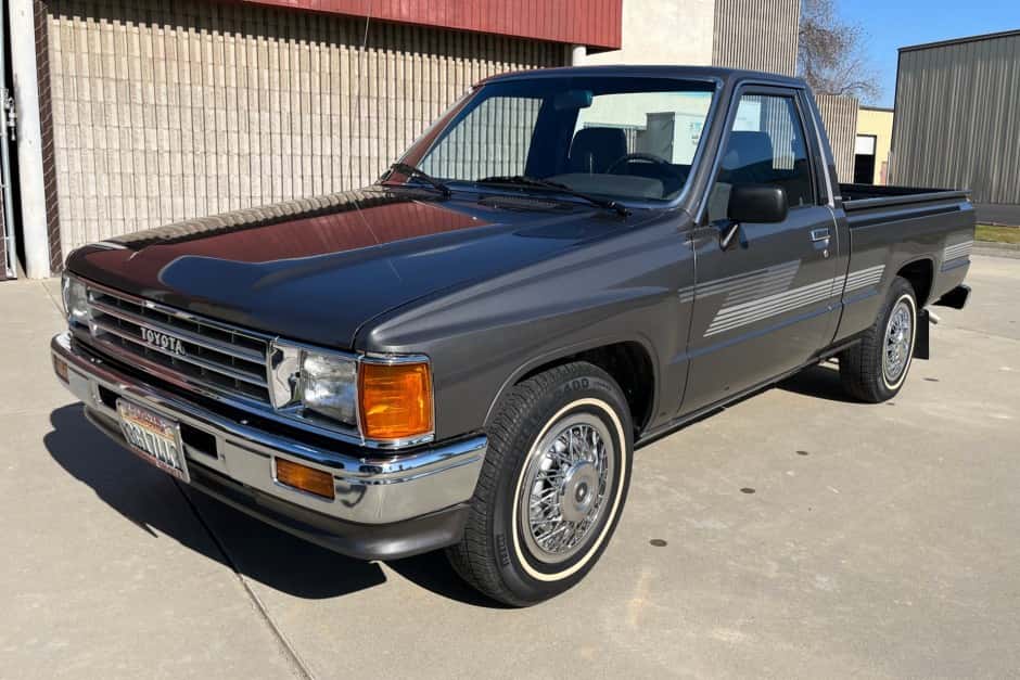 1987 Toyota Pickup (N50/N60/N70 1984-1988) sold for $15,500