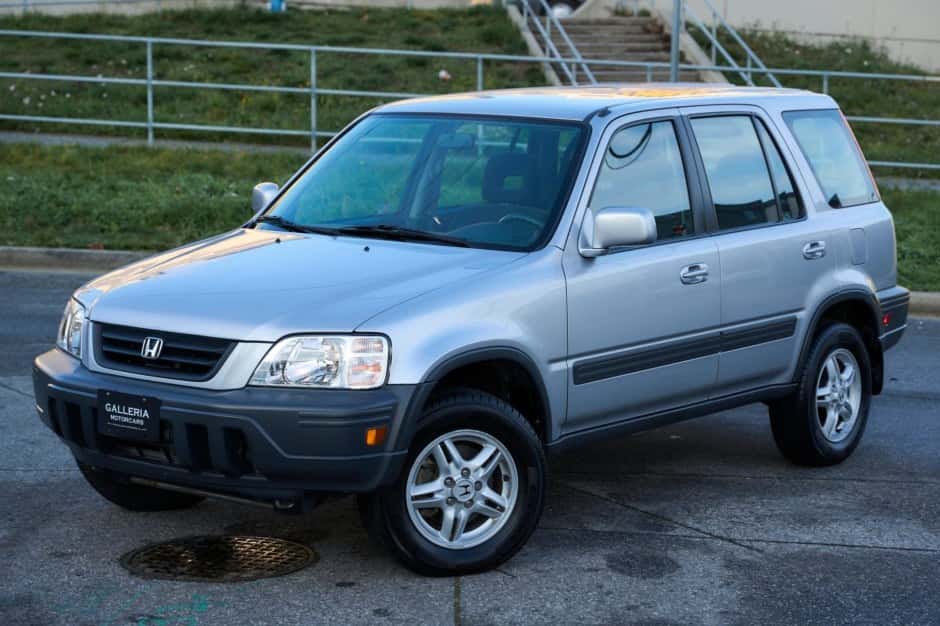 2001 Honda CR-V sold for $8,951