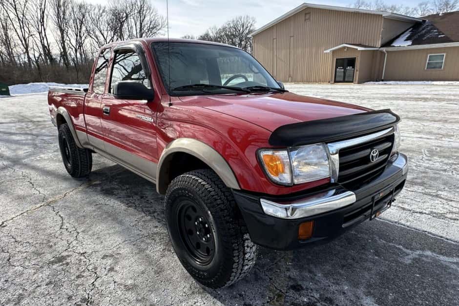 2000 Toyota Tacoma (N1X0 1995-2005) sold for $12,950