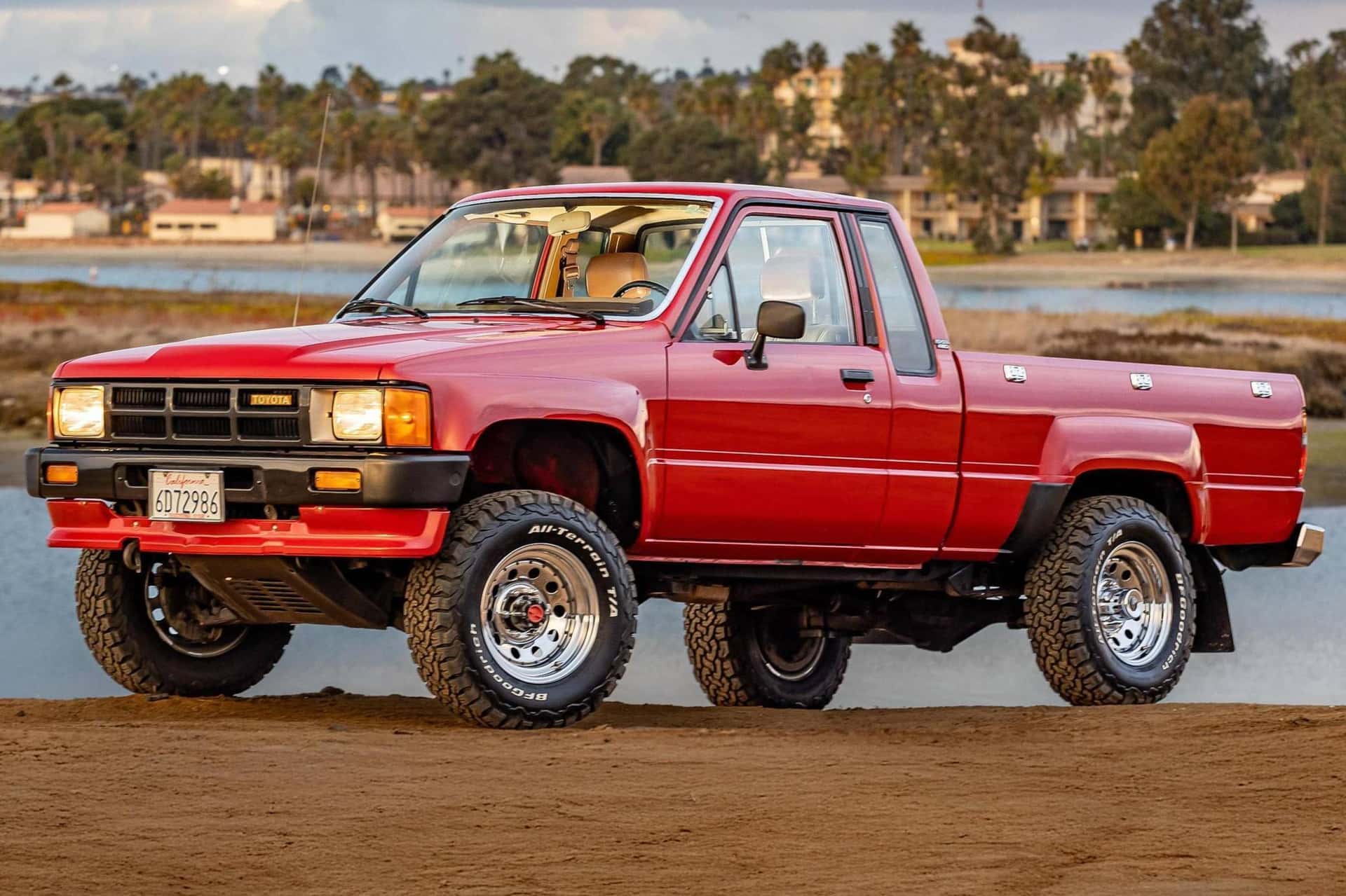 1986 Toyota Pickup sold for $17,000
