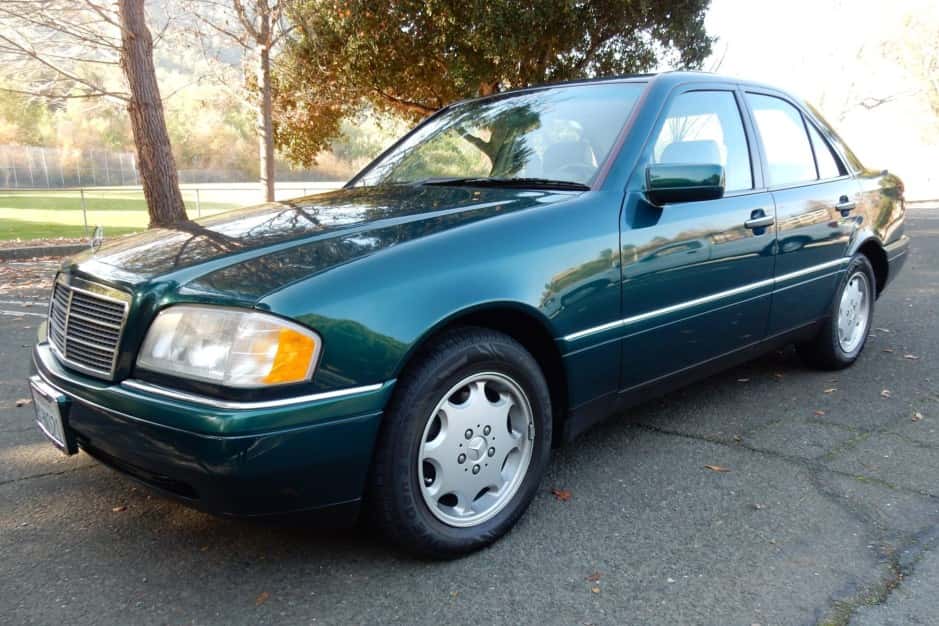 1995 Mercedes-Benz W202 C-Class sold for $7,458