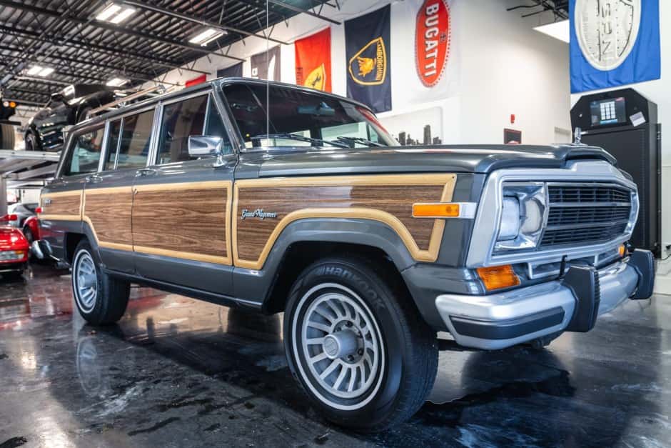 1988 Jeep SJ Grand Wagoneer sold for $30,750