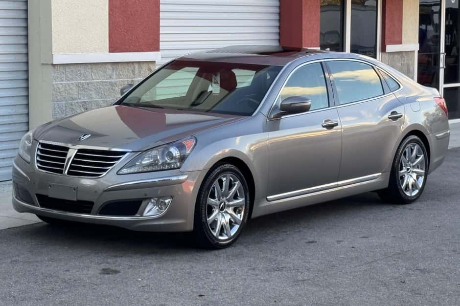 2012 Hyundai Equus sold for $11,250