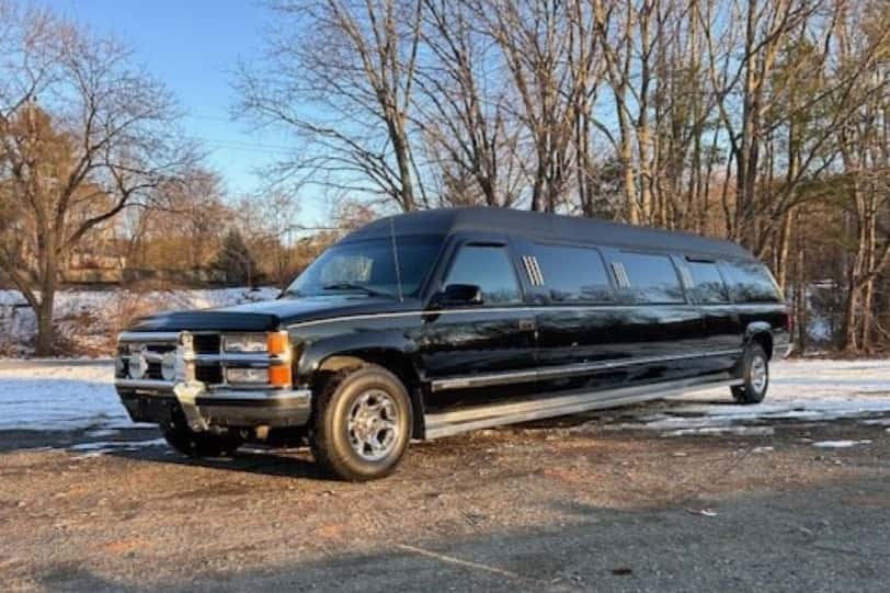 1999 Chevrolet Suburban (GMT400 1992-1999) sold for $30,250